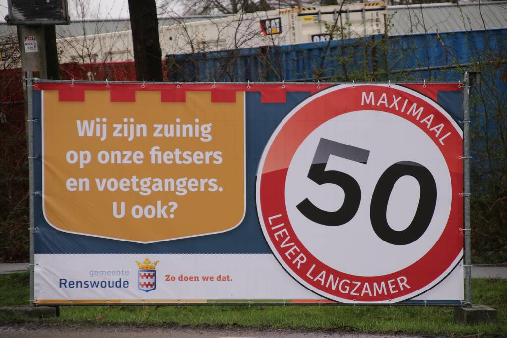 Renswoude plaatst borden om de Dorpsstraat veiliger te maken