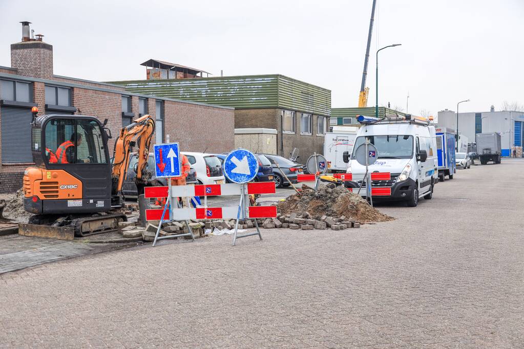 Straat open door waterleidingbreuk