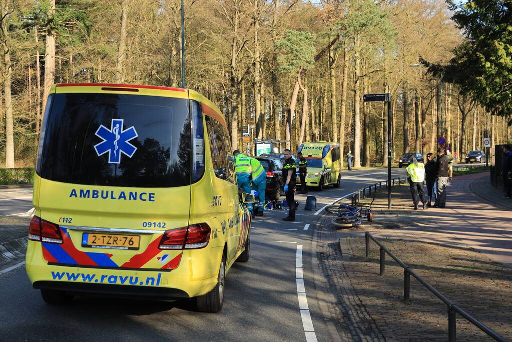 Fietsster ernstig gewond na aanrijding