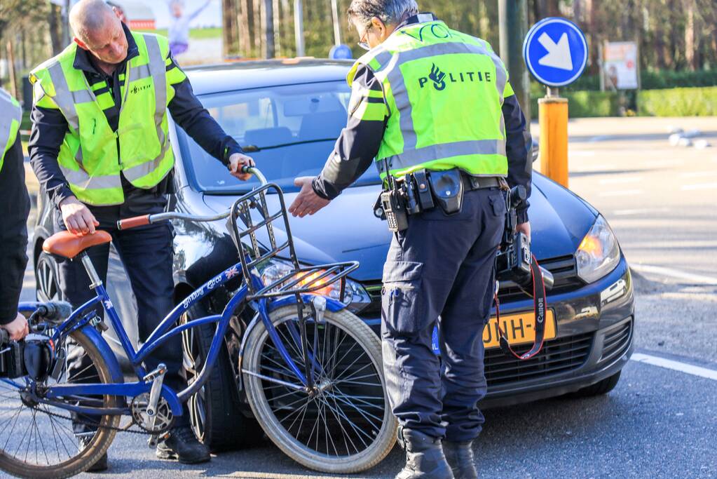 Fietsster ernstig gewond na aanrijding