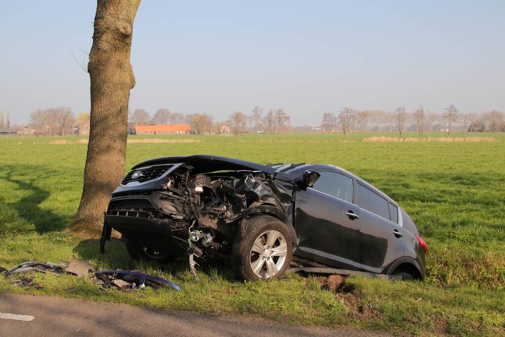 Persoon gewond bij frontale aanrijding, Hoevelakenseweg