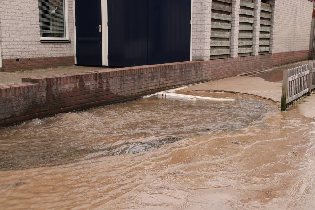 Straat blank en huishoudens zonder water