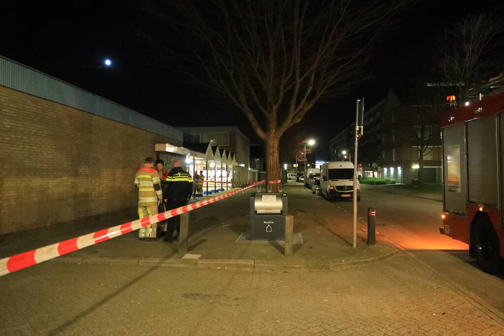 Drie aanhoudingen na poging brandstichting supermarkt, Operaplein