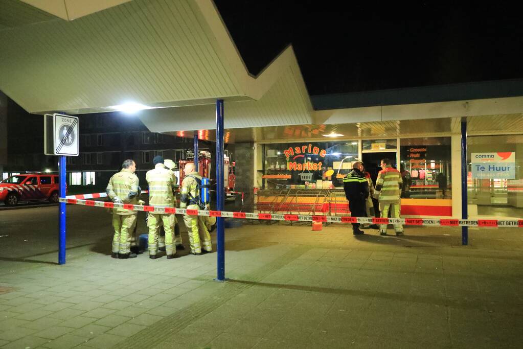 Drie aanhoudingen na poging brandstichting supermarkt, Operaplein