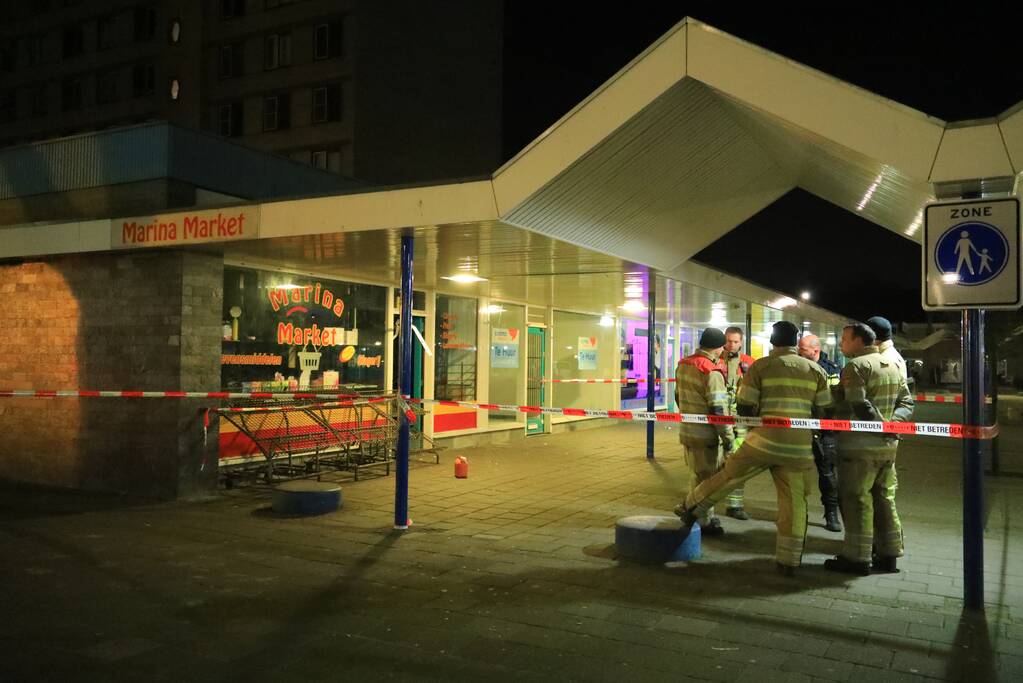 Drie aanhoudingen na poging brandstichting supermarkt, Operaplein
