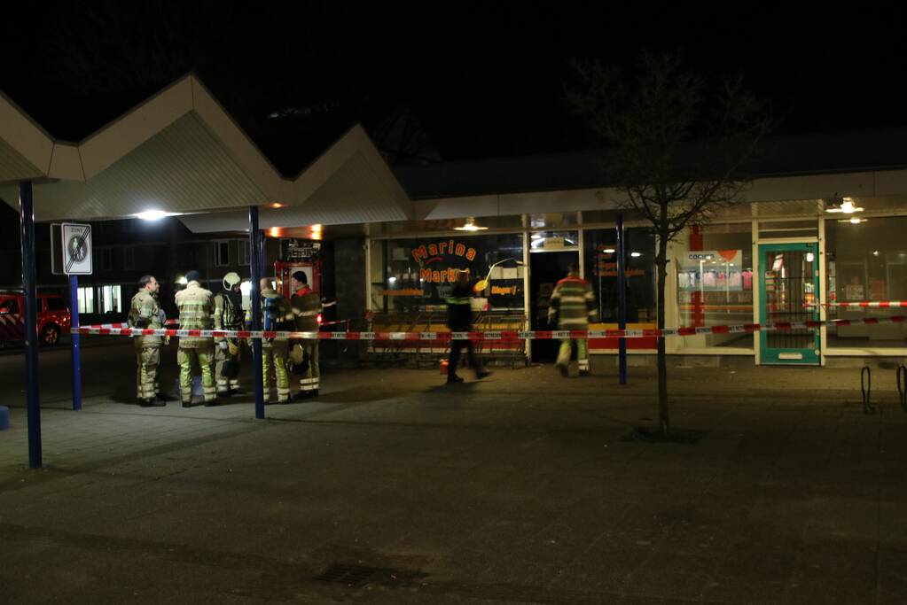 Drie aanhoudingen na poging brandstichting supermarkt, Operaplein