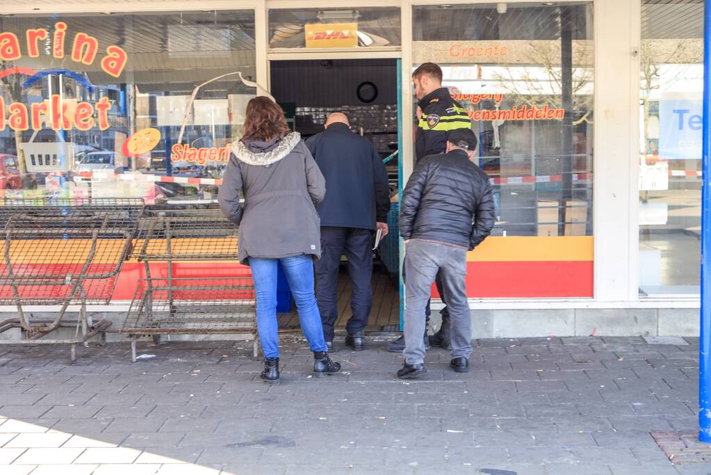 Onderzoek na poging brandstichting supermarkt, Operaplein