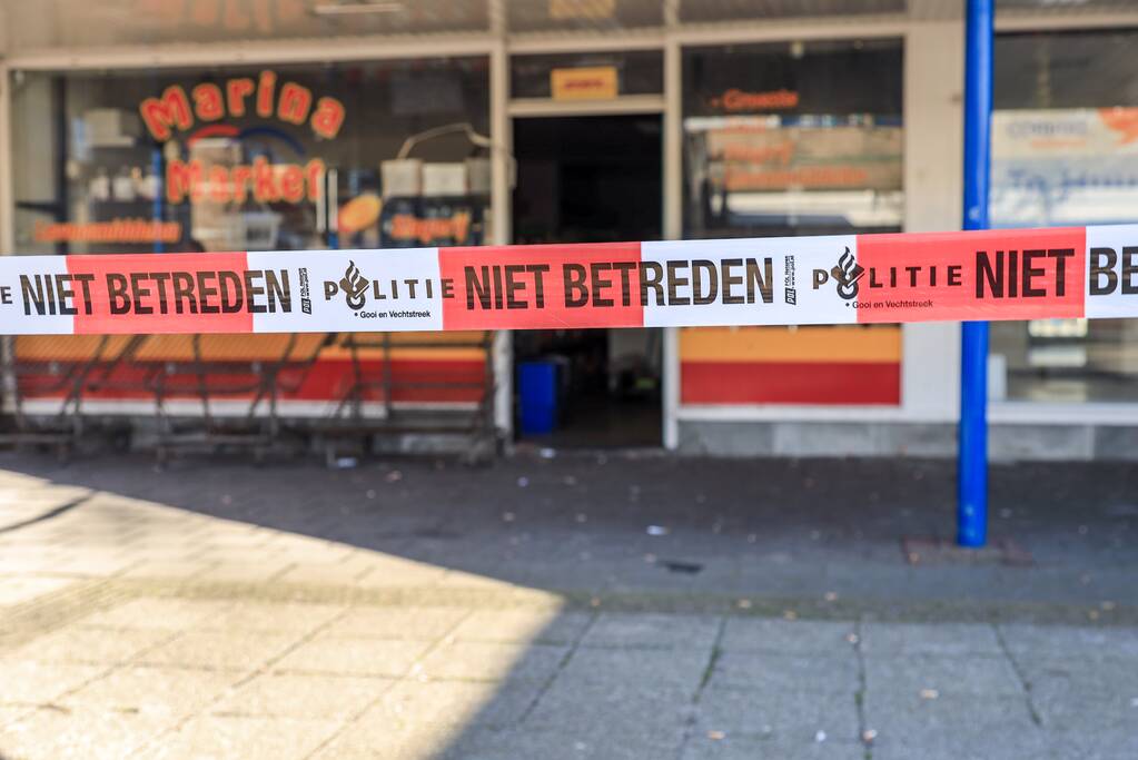 Onderzoek na poging brandstichting supermarkt, Operaplein