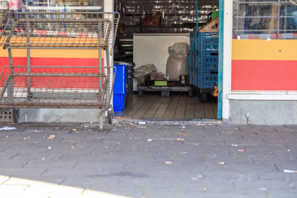 Onderzoek na poging brandstichting supermarkt, Operaplein