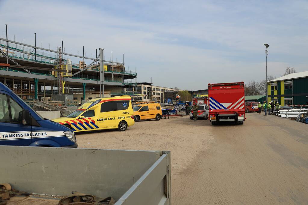 Persoon ernstig gewond op bouwplaats