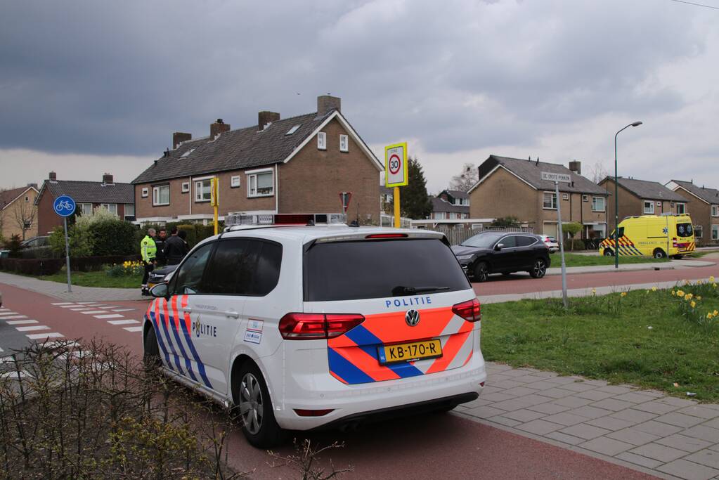 Automobilist ziet scootmobiel over het hoofd