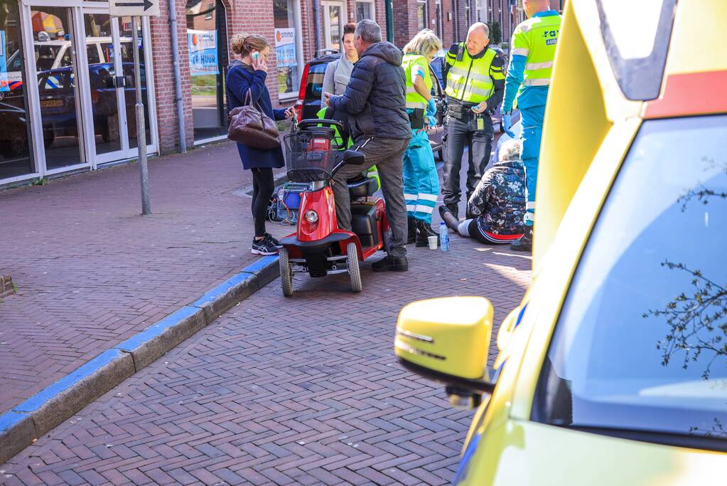 Oudere vrouw gewond bij ongeval met scootmobiel