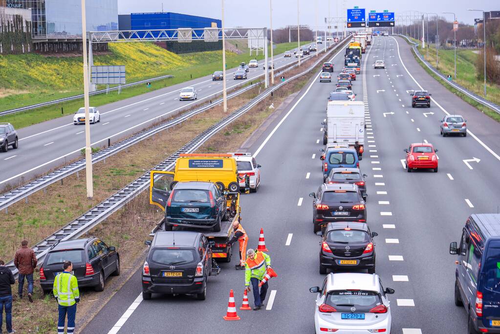 Drukke avondspits door meerdere ongevallen, A1