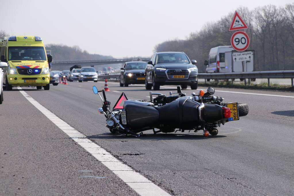 Motorrijder gewond en flinke file