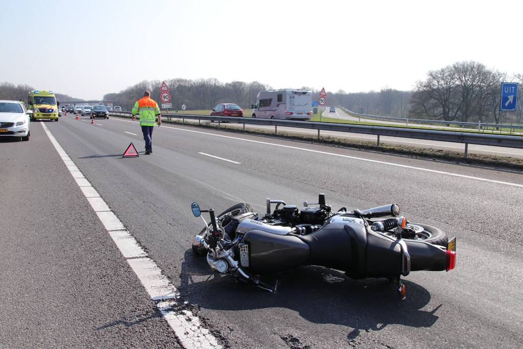 Motorrijder gewond en flinke file