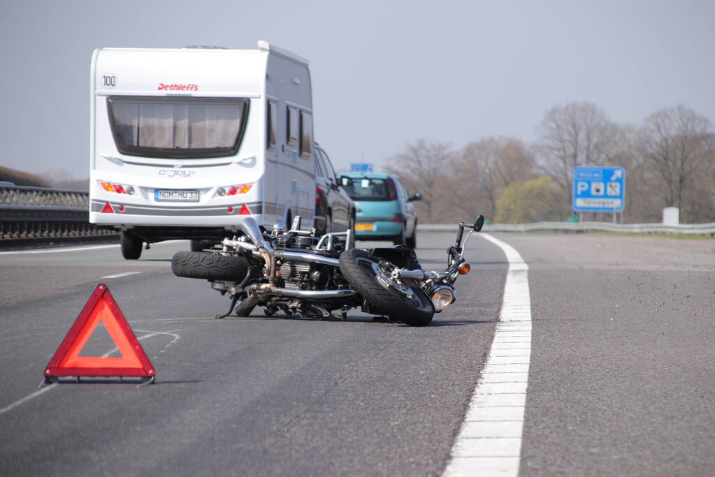 Motorrijder gewond en flinke file