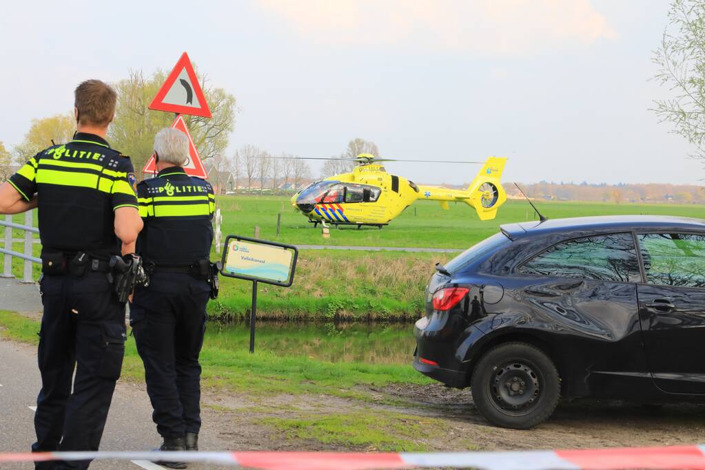 Fietsster zwaargewond bij aanrijding met auto