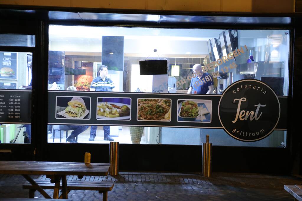 Twee gewonden bij overval cafetaria