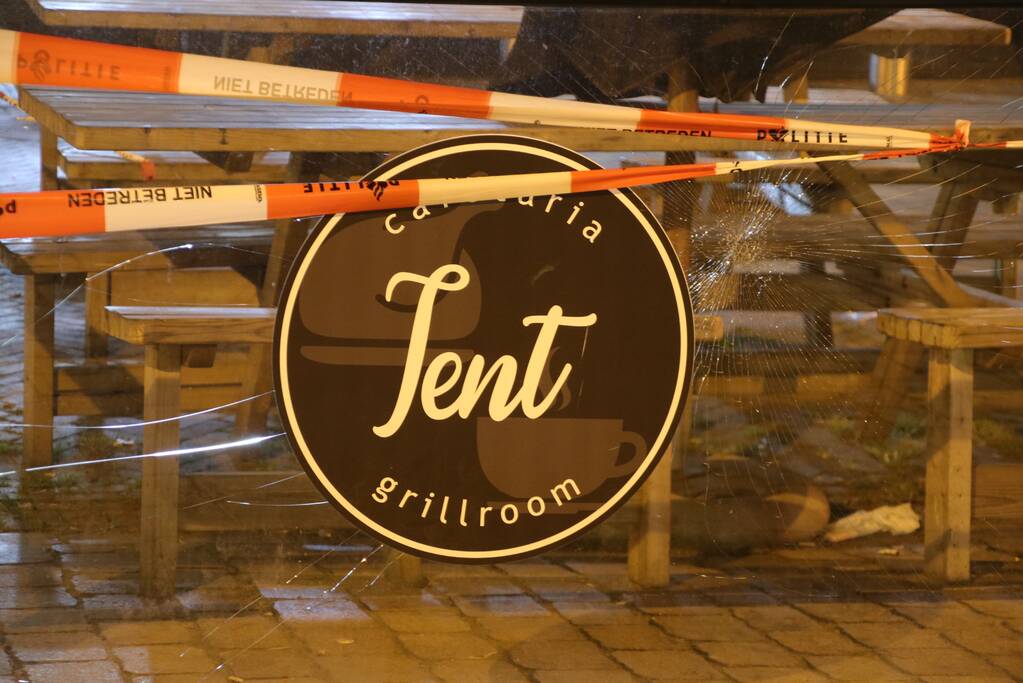 Twee gewonden bij overval cafetaria