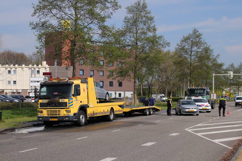 Bergingsvoertuig vat vlam