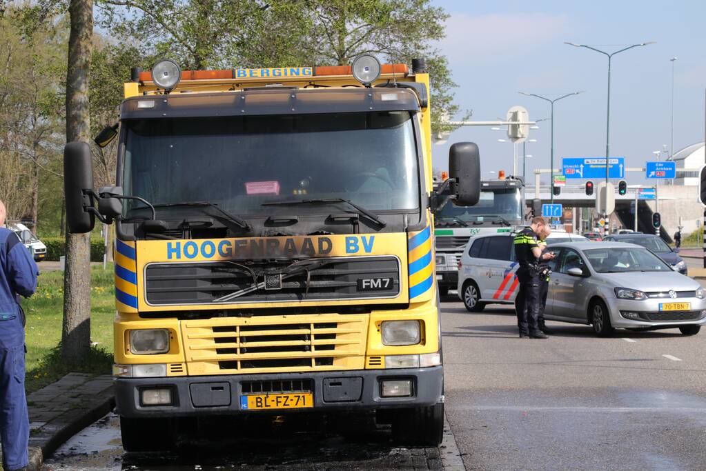 Bergingsvoertuig vat vlam