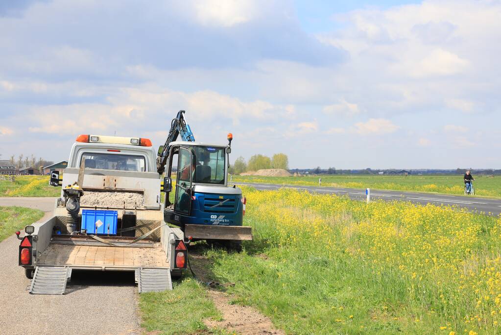 Brandkraan lek langs provinciale weg