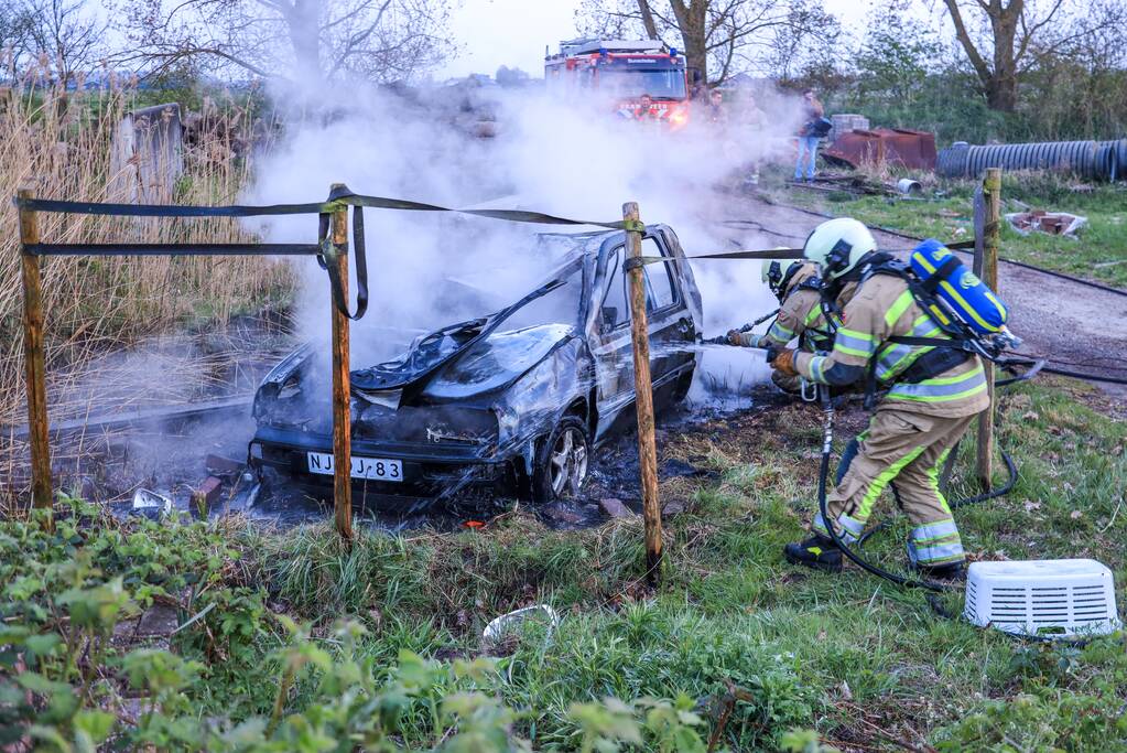 Voertuig verwoest door brand