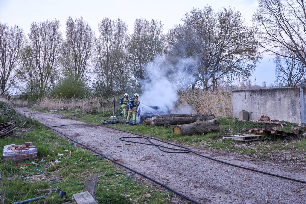 Voertuig verwoest door brand