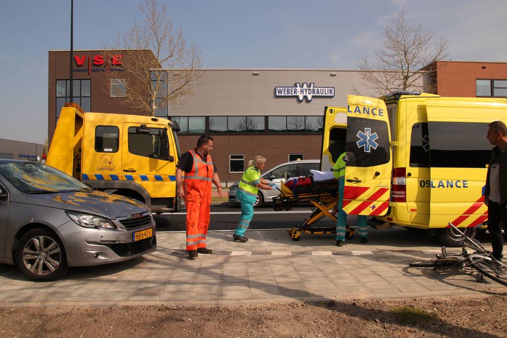 Scholier aangereden en gewond op gevaarlijke kruising