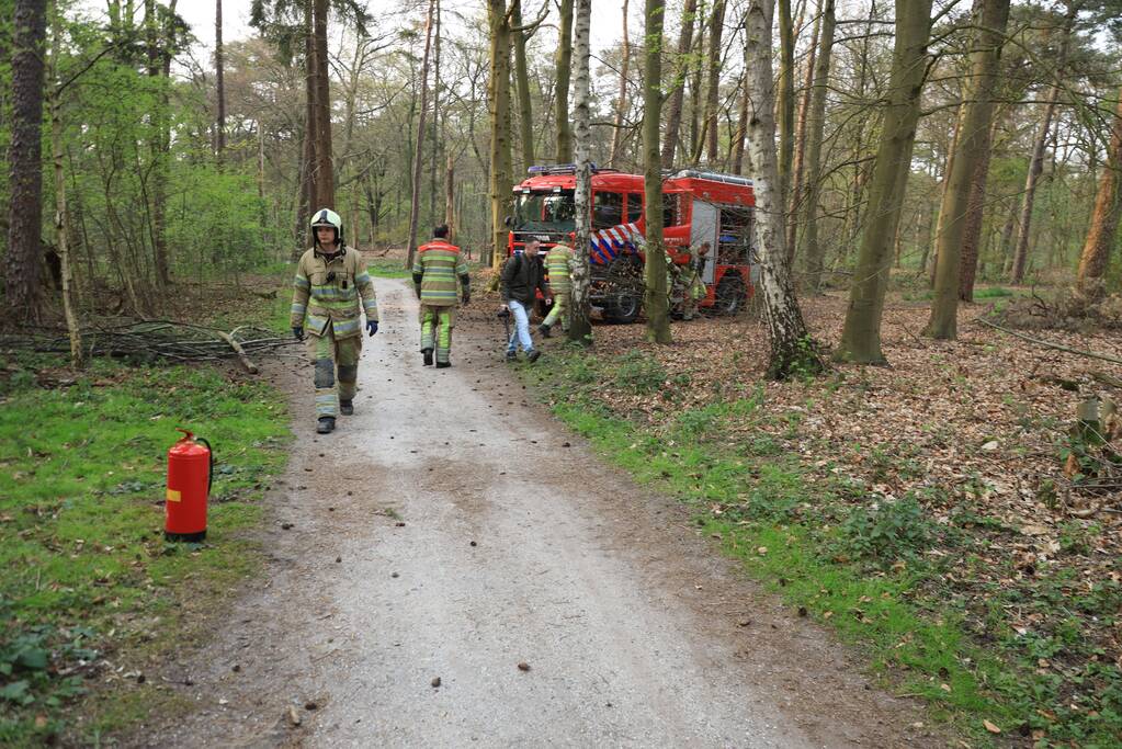 Kleine brand in bos achter Dierentuin