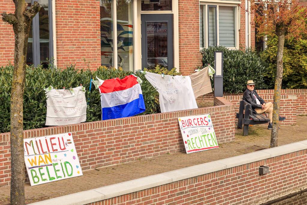 Demonstrant 'Bob' laat zich niet wegsturen