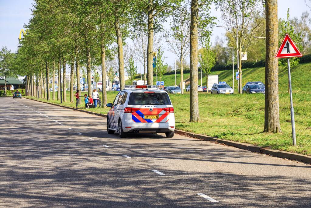 Fietsster gewond na botsing met auto