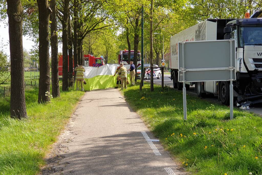 Fietser overleden na aanrijding met vrachtwagen