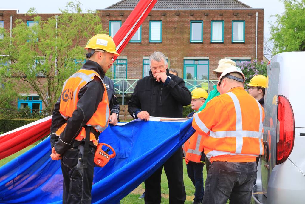 Grootste vlag van Nederland gehesen
