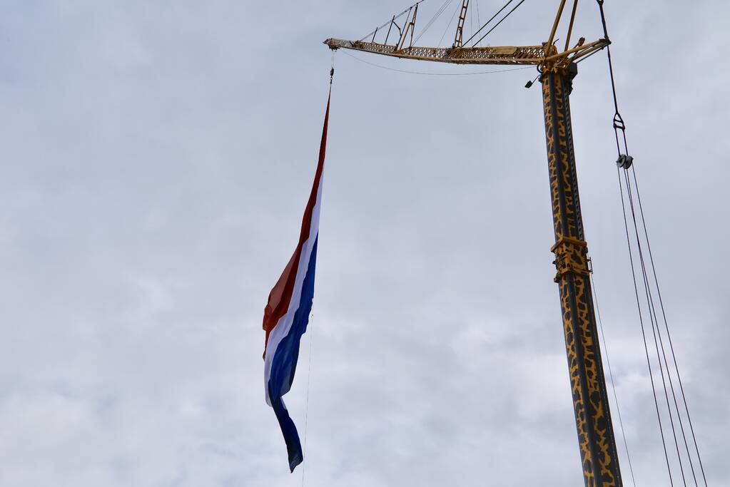 Grootste vlag van Nederland gehesen