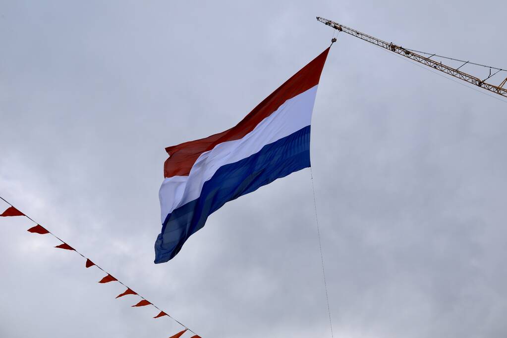 Grootste vlag van Nederland gehesen