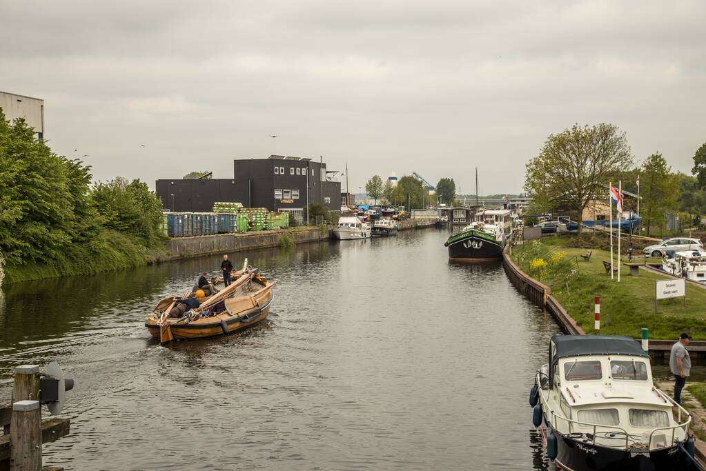 Botter BU.20 verlaat Eemplein