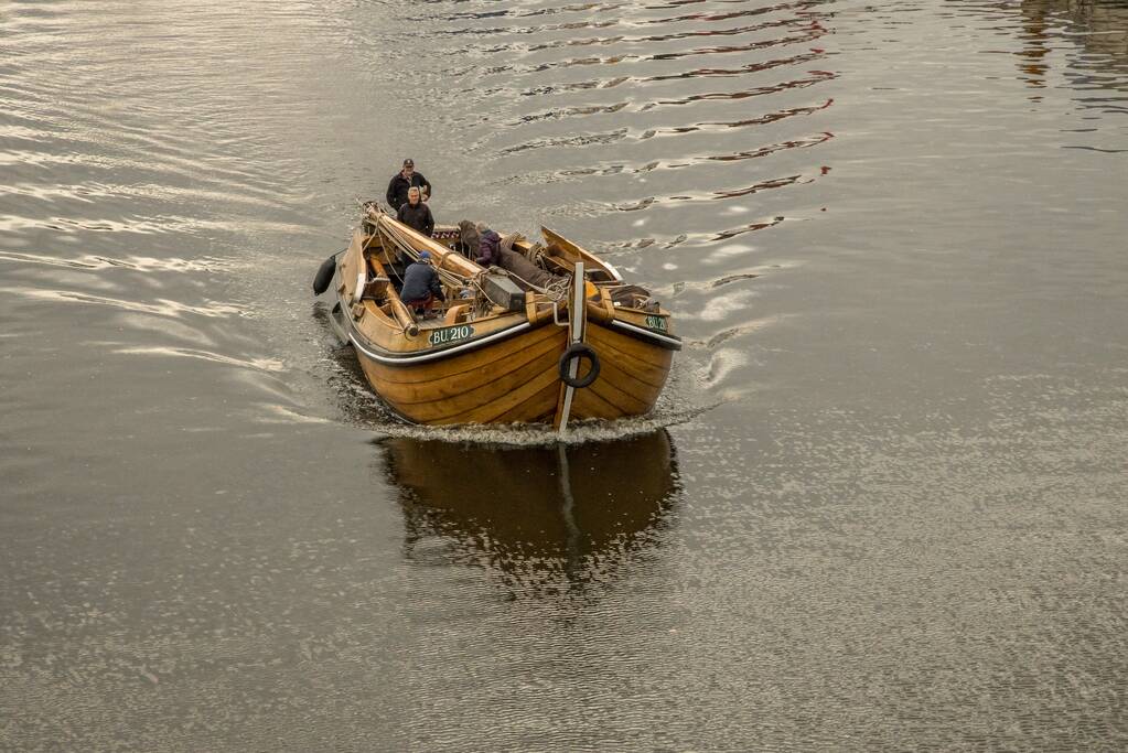 Botter BU.20 verlaat Eemplein