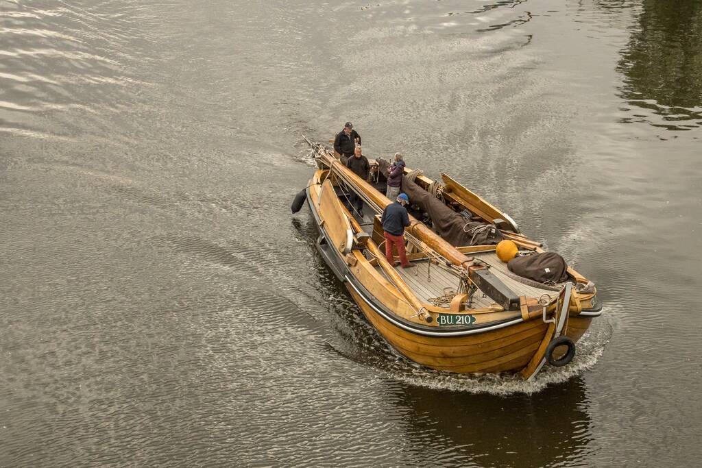 Botter BU.20 verlaat Eemplein