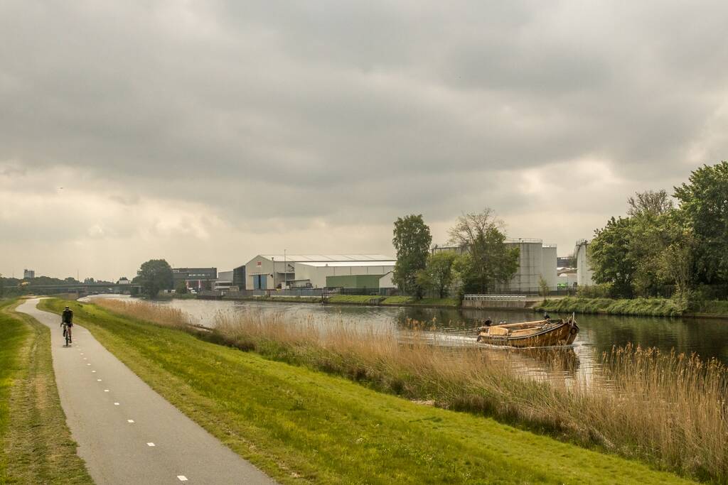Botter BU.20 verlaat Eemplein
