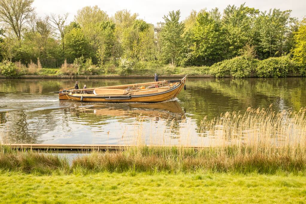 Botter BU.20 verlaat Eemplein