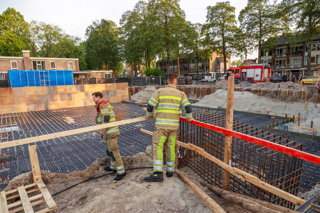 Zoekactie naar gevallen eendjes op bouwplaats
