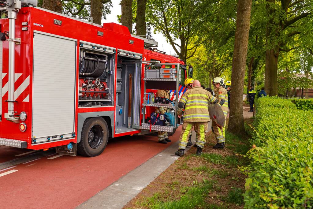 Auto slaat over de kop