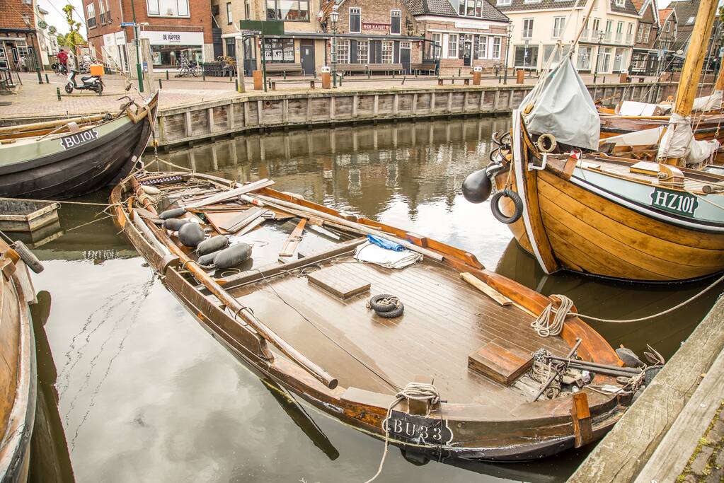 Eeuwenoude botter zinkt door mogelijk faalende pompen
