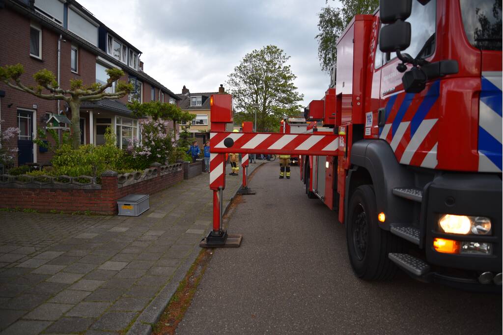 Brand in schoorsteen van woning