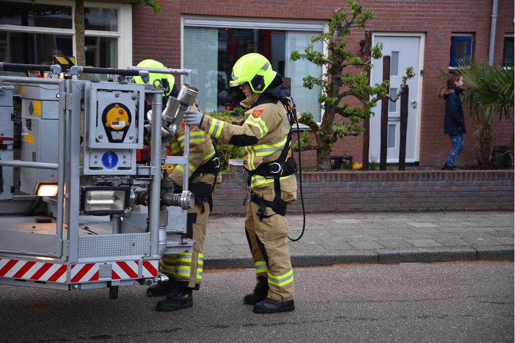 Brand in schoorsteen van woning