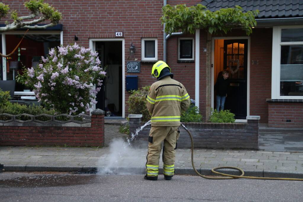 Brand in schoorsteen van woning