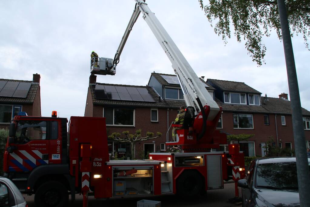 Brand in schoorsteen van woning