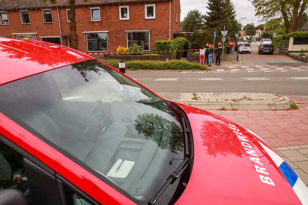 Overleden vrouw aangetroffen na brand in woning