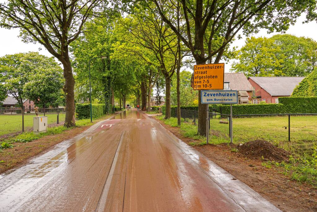 Herstelwerkzaamheden middengeleider fietsstraat